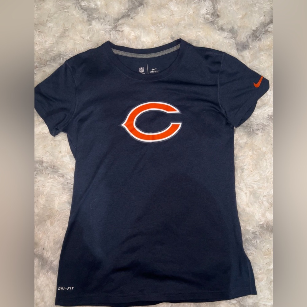 Women’s Size Medium Nike Dri-Fit Chicago Bears Short Sleeve Top